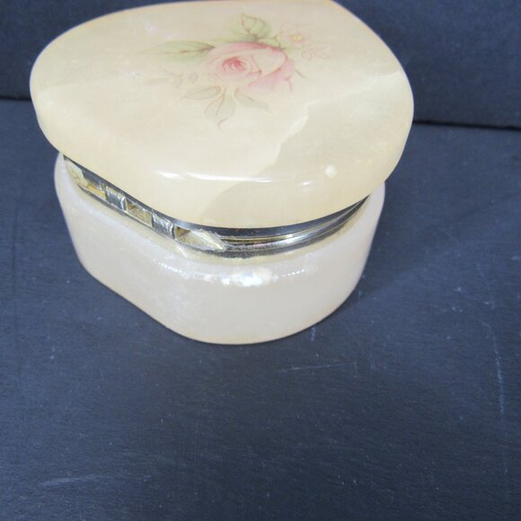 Genuine Alabaster Hand Carved Made in Italy Small Hinged Lid Heart Trinket Box - Picture 7 of 10